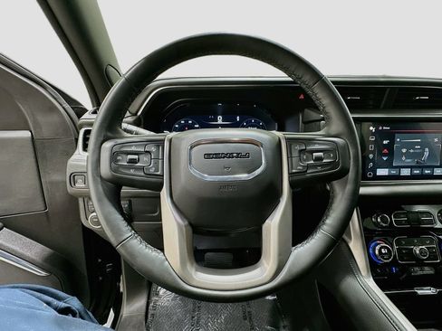 Certified 2023 GMC Yukon XL Denali AWD/4WD image 11