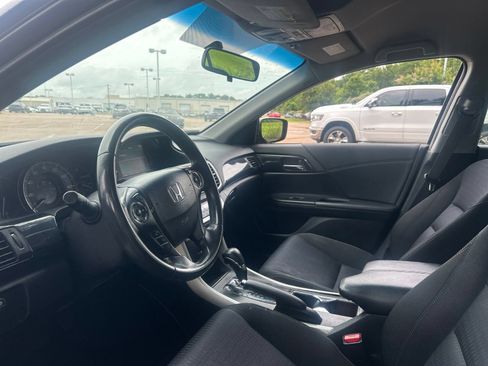 Used 2015 Honda Accord Sport image 12