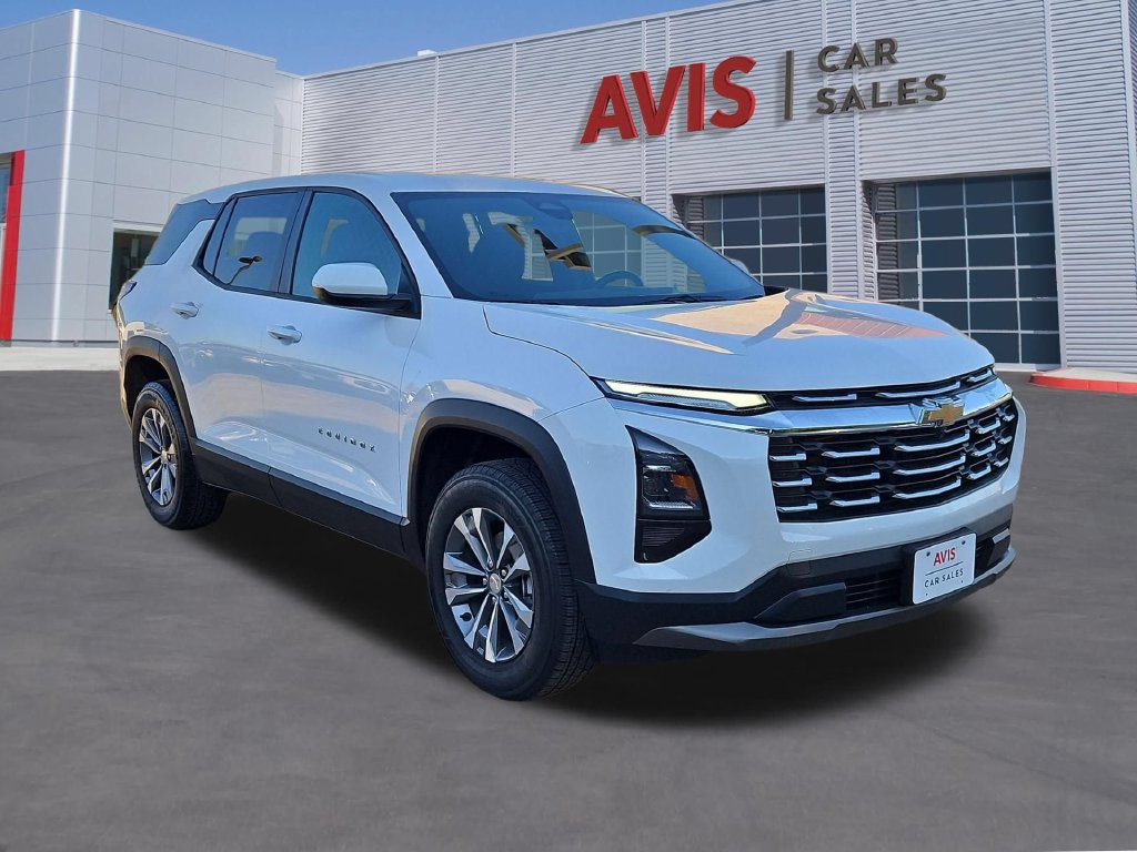 Used 2026 Chevrolet Equinox LT FWD image 3