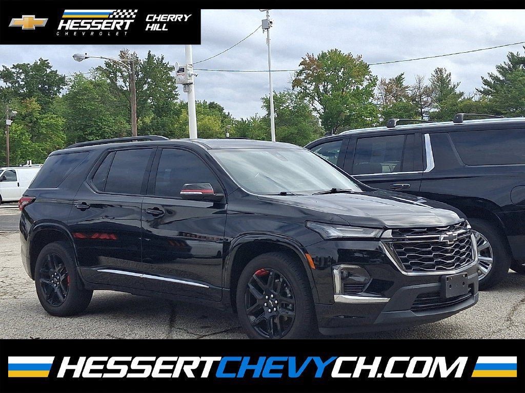 Certified 2023 Chevrolet Traverse Premier w/ Redline Edition AWD/4WD image 1