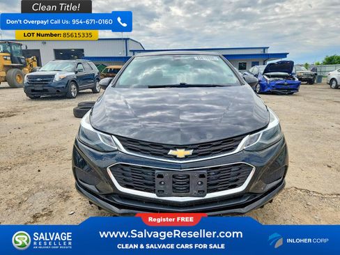 Used 2018 Chevrolet Cruze LT w/ Convenience Package FWD image 7
