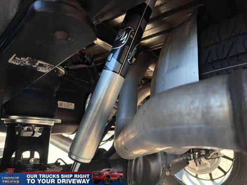 Used 2024 Chevrolet Silverado 1500 LTZ AWD/4WD image 6