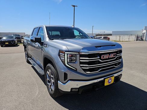 New 2026 GMC Sierra 1500 SLT AWD/4WD image 7