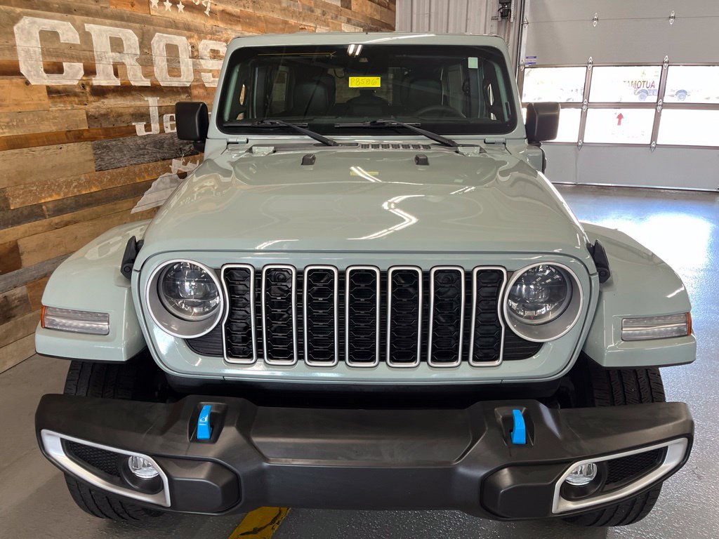 Used 2024 Jeep Wrangler Unlimited Sahara w/ Safety Group AWD/4WD image 7