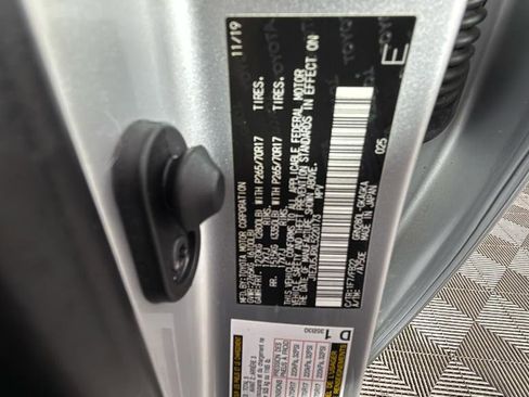 Used 2020 Toyota 4Runner SR5 image 38