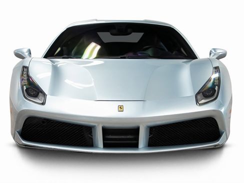 Used 2017 Ferrari 488 GTB image 2