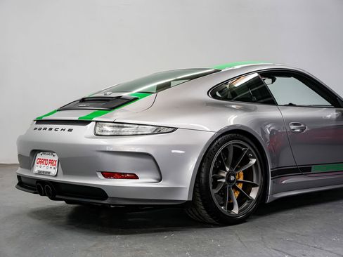 Used 2016 Porsche 911 R RWD image 39