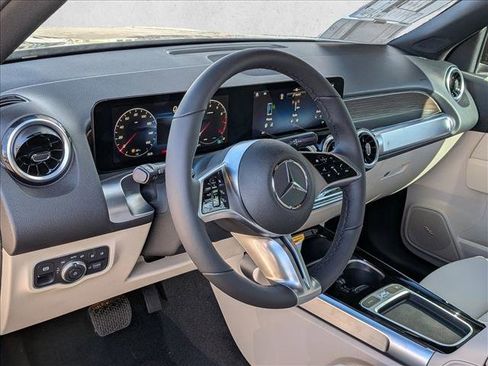 New 2026 Mercedes-Benz GLB 250 4MATIC image 3