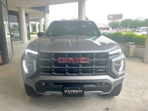 New 2025 GMC Canyon AT4 w/ Nightfall Edition image 31