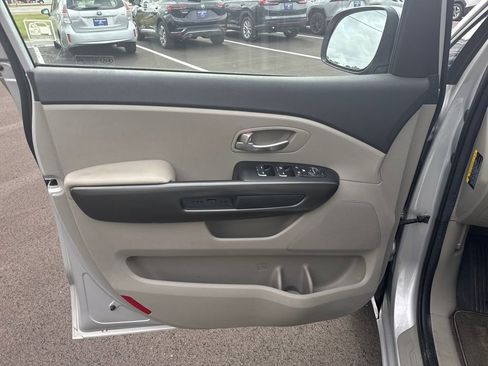 Used 2020 Kia Sedona LX image 10