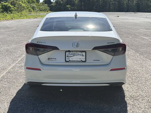 Used 2025 Honda Civic Sport image 4
