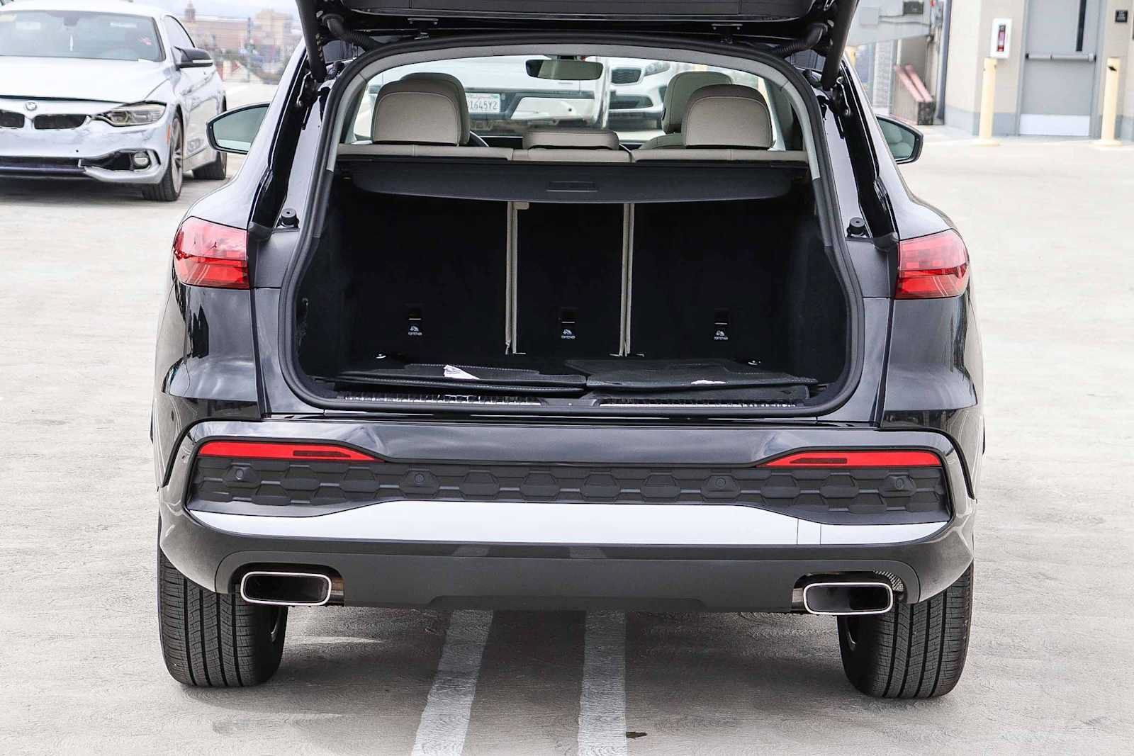 Used 2025 Audi Q5 Premium w/ Convenience Package AWD/4WD image 36