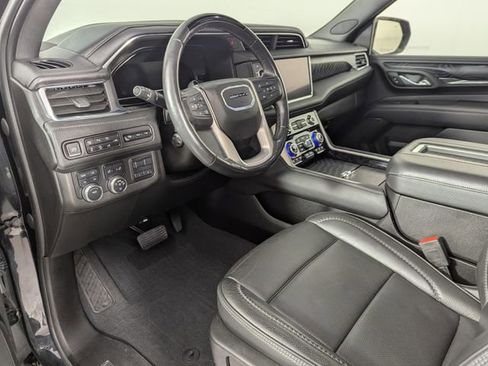 Used 2023 GMC Yukon XL Denali w/ Advanced Technology Package image 11