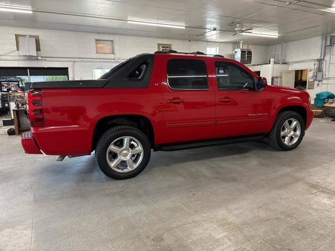 Used 2012 Chevrolet Avalanche LT AWD/4WD image 4