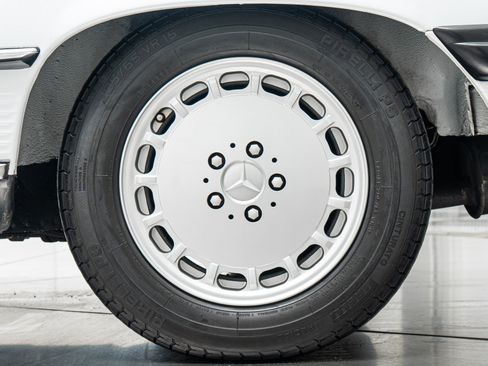 Used 1987 Mercedes-Benz 560 SL image 11