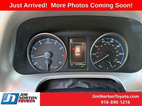 Used 2018 Toyota RAV4 XLE w/ Plus Extra Value Package FWD image 14