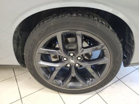 Used 2022 Dodge Challenger R/T w/ Plus Package image 29