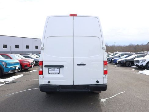 Used 2021 Nissan NV 2500 S image 4