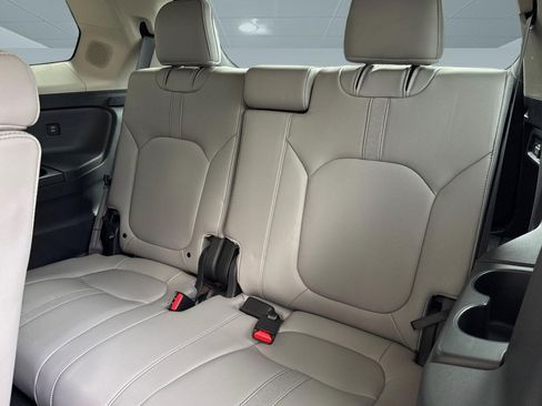 Certified 2025 Honda Pilot Touring image 34