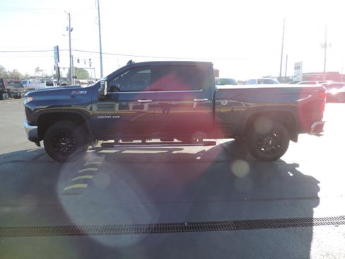 Used 2022 Chevrolet Silverado 2500 LTZ w/ LTZ Plus Package image 2