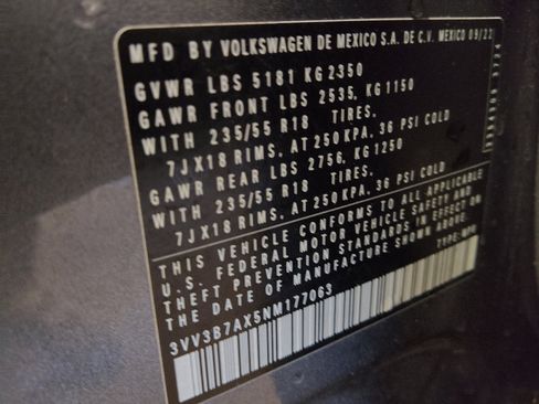 Used 2022 Volkswagen Tiguan SE image 33