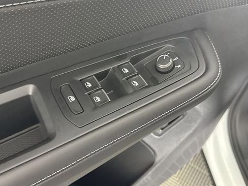 New 2026 Volkswagen Atlas Cross Sport SE AWD/4WD image 17
