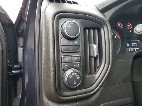 Used 2024 Chevrolet Silverado 2500 Custom w/ Custom Value Package image 10