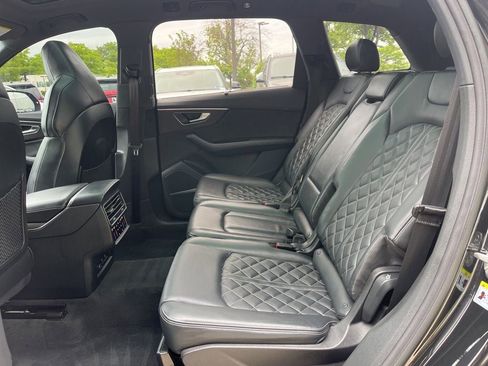 Used 2023 Audi SQ7 Prestige AWD/4WD image 13