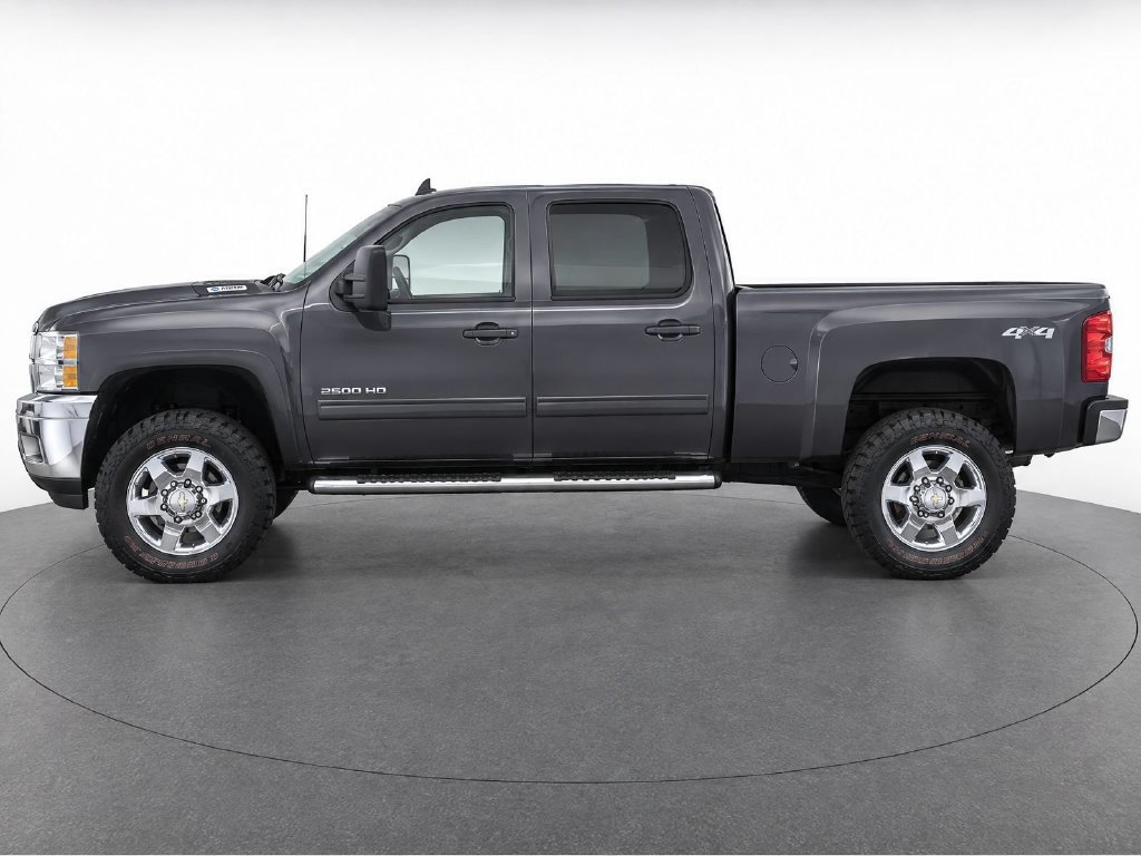 Used 2011 Chevrolet Silverado 2500 LTZ w/ LTZ Plus Package AWD/4WD image 7