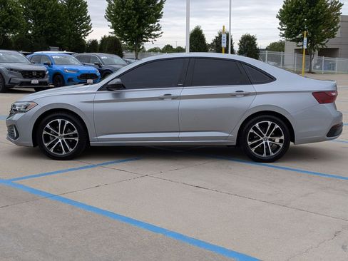 Used 2023 Volkswagen Jetta Sport FWD image 9