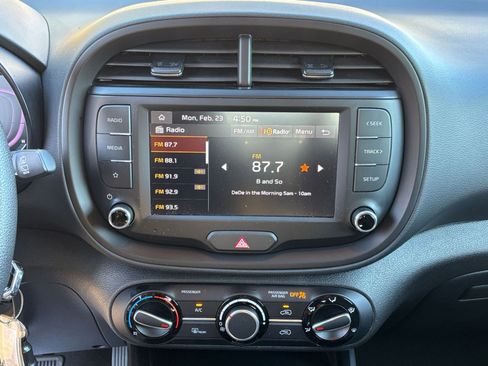 Used 2025 Kia Soul LX w/ LX Technology Package image 20