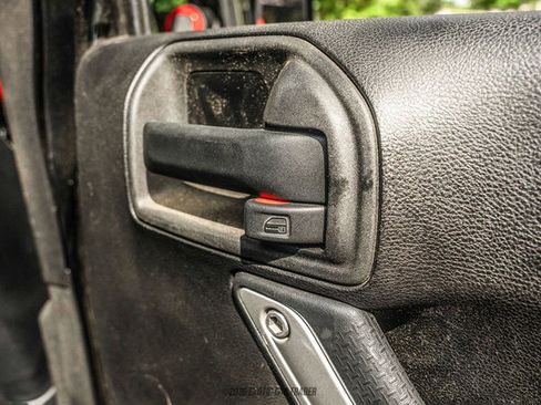Used 2014 Jeep Wrangler Unlimited Rubicon AWD/4WD image 58