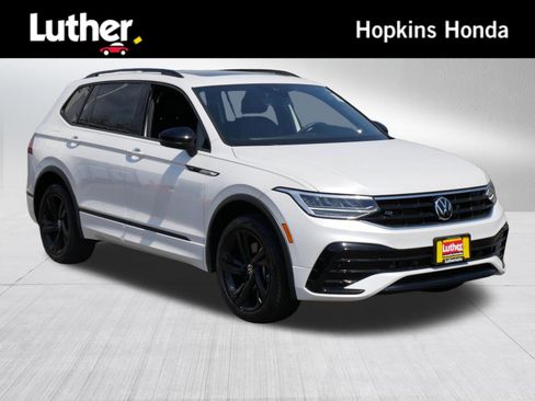 Used 2023 Volkswagen Tiguan SE R-Line AWD/4WD image 1