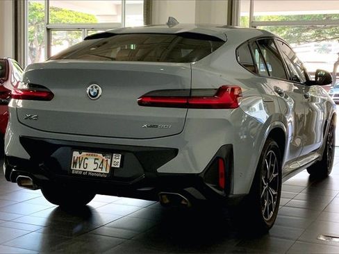 Used 2023 BMW X4 xDrive30i w/ M Sport Package image 6