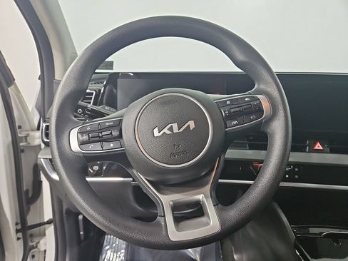 Used 2024 Kia Sportage LX AWD/4WD image 15