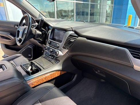 Certified 2020 Chevrolet Suburban Premier w/ Premier 6.2L Value Package image 36