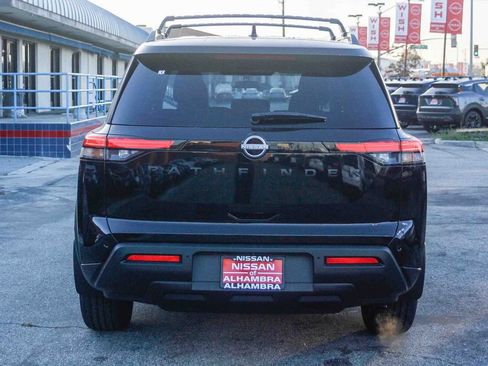 New 2025 Nissan Pathfinder SV w/ Black Appearance Package image 8
