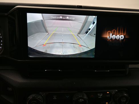 Used 2025 Jeep Wrangler Unlimited Sport AWD/4WD image 15