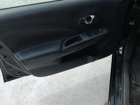 Used 2017 Nissan Versa SV image 8