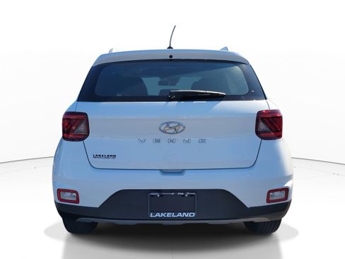 Used 2024 Hyundai Venue SEL image 5