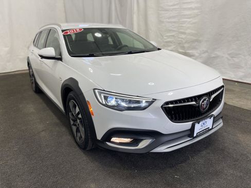 Used 2018 Buick Regal Essence w/ Driver Confidence Package #1 image 11
