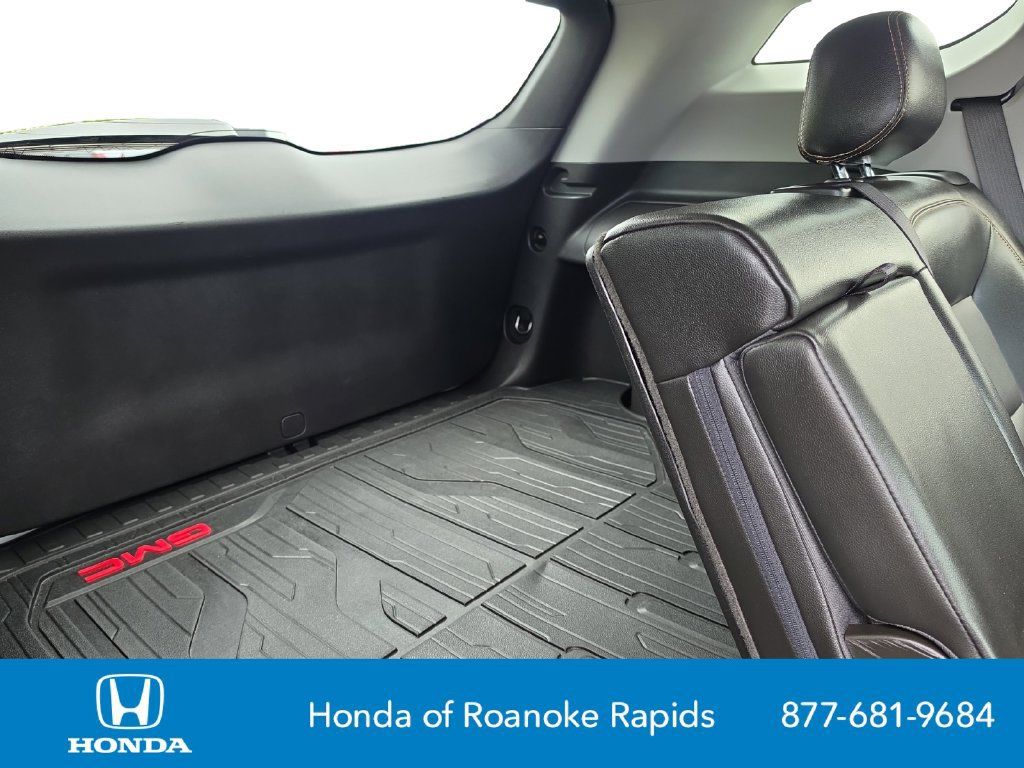Used 2021 GMC Terrain SLT w/ LPO, Floor Liner Package FWD image 18