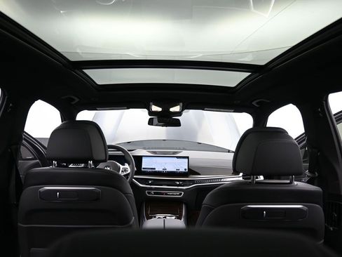 Used 2026 BMW X5 xDrive40i w/ M Sport Package image 17