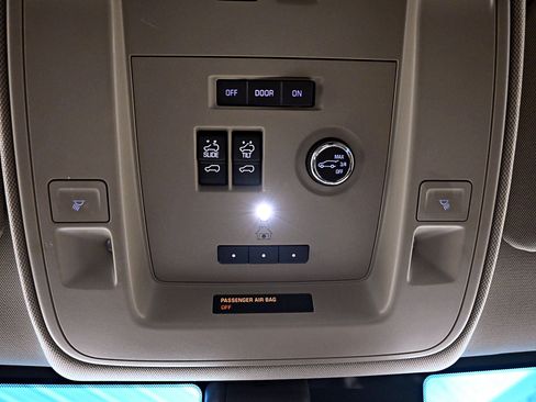 Used 2018 GMC Yukon XL Denali w/ Denali Ultimate Package image 19