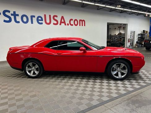 Used 2019 Dodge Challenger SXT RWD image 13