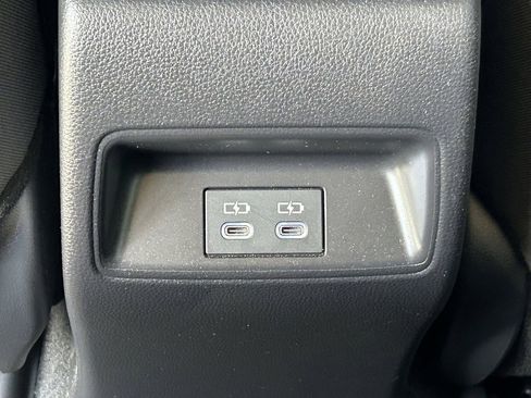 Used 2025 Toyota Corolla LE image 15