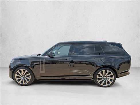 New 2025 Land Rover Range Rover Long Wheelbase SE image 4