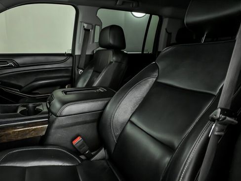 Used 2018 Chevrolet Suburban LT AWD/4WD image 19