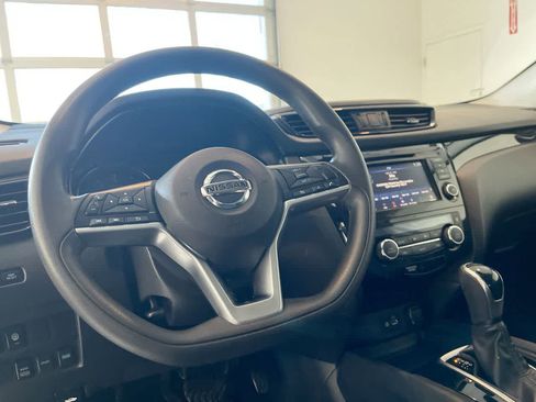 Used 2020 Nissan Rogue Sport SV image 14