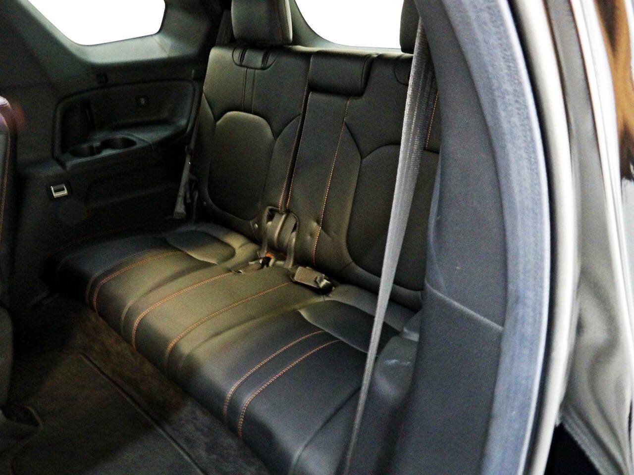 Used 2025 Honda Pilot TrailSport image 11